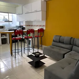 Cerca A La Candelaria Y Hospitales Principales De Bogotá