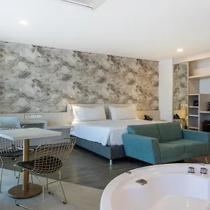 4* Szálloda Black Tower Premium